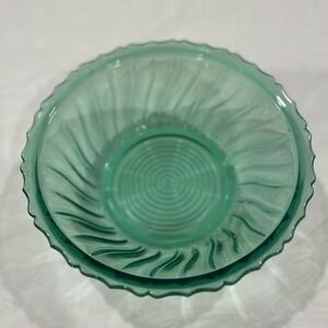 ⭐️$5 when bundled⭐️ Jeannette Green Ultramarine Petal Swirl depression glass